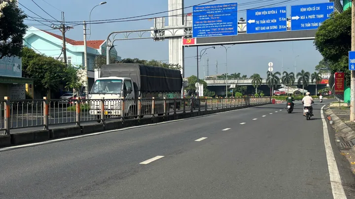 chính chủ bán gấp đất thị trấn củ chi góc 2 mặt tiền nhựa lớn sổ hồng thổ cư đủ