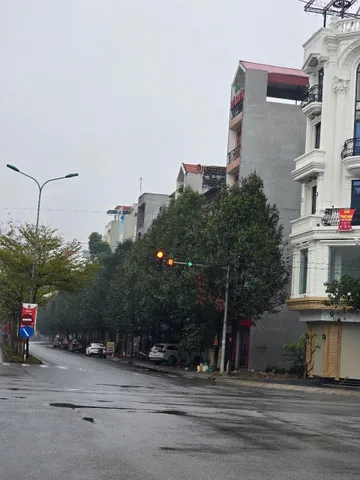 Bán 72m mặt tiền 4m đất bò sơn 3 dãy LK1. Cạnh trường liên cấp hoàng hoa thám và hồ điều hoà công viên văn miếu. Mặt đường bình than. Phường võ cường bắc ninh