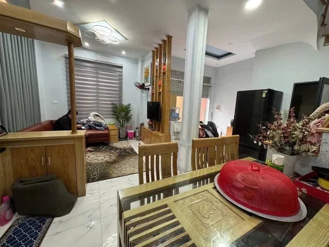 Lô Góc - Vạn Phúc - Hà Đông

S 40M2 3tầng
Mặt tiền 6,3M
trung tâm làng lụa, gần chợ, ủy ban, trường học...
Full nội thất 4 ngủ
👉 Sổ đỏ cất tủ quần áo giao dịch ngay

Rá 8,1t.y
0️⃣9️⃣3️⃣6️⃣7️⃣7️⃣3️⃣1️⃣1️⃣1️⃣
#hadong #vanphuc #bánnhà