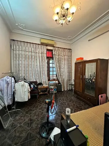Bán nhà 3 tầng mặt phố Tô Hiệu, 55m2, mặt tiền 3.9m, vị trí đẹp, kinh doanh sầm uất, giá 25 tỷ