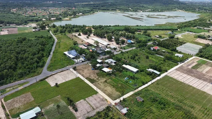 BÁN NHANH LÔ ĐẸP 152m2 CÁCH BIỂN 4km - NGANG 7 SẴN 80m THỔ CƯ - SỔ HỒNG RIÊNG