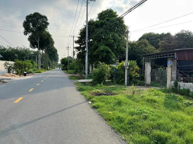 Bán đất Củ Chi, lô đất mặt tiền đường BÙI THỊ ĐIỆT, diện tích 694m2, có 200m2 thổ cư, xã Phạm Văn Cội.
