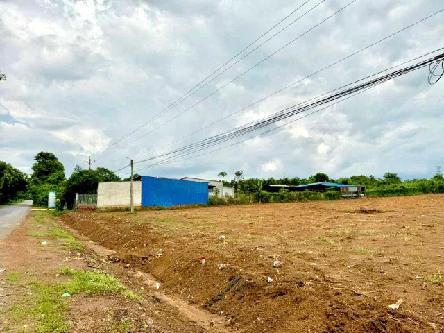 LH: 0931.783.209. Bán đất 378.3m² ngang 5m giá 395 triệu Xã Minh Đức