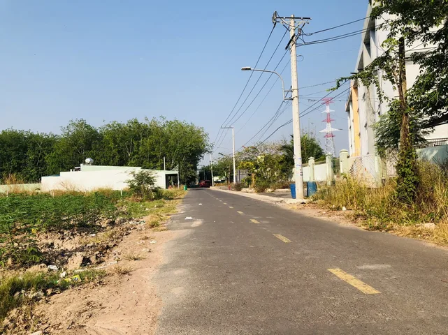 Bán đất 215.9m² ngang 5m giá 290 triệu Phường An Lộc 0938889035_a út