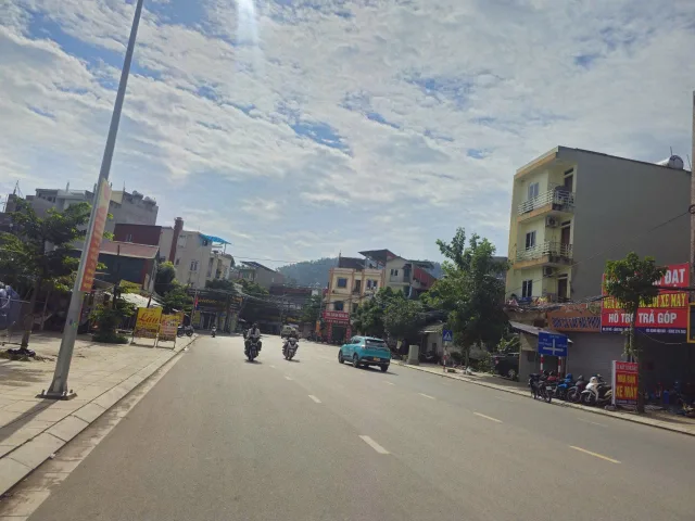 Bán 90m đất mặt đường chu mẫu nhìn hồ lớn. Kinh doanh sầm uất ngày đêm. Thủ phủ của khu công nghiệp quế võ. Phường nam sơn bắc ninh