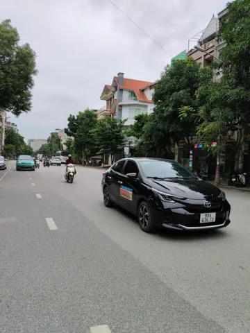 Bán đất mặt đường nguyễn đăng đạo đại phúc nhìn trường cơ điện và xây dựng. Kinh doanh sầm uất. Diện tích 76.5m mặt tiền 4.5m hướng tây nam. Cạnh công viên và hồ điều hoà văn miếu. Phường võ cường tỉnh bắc ninh