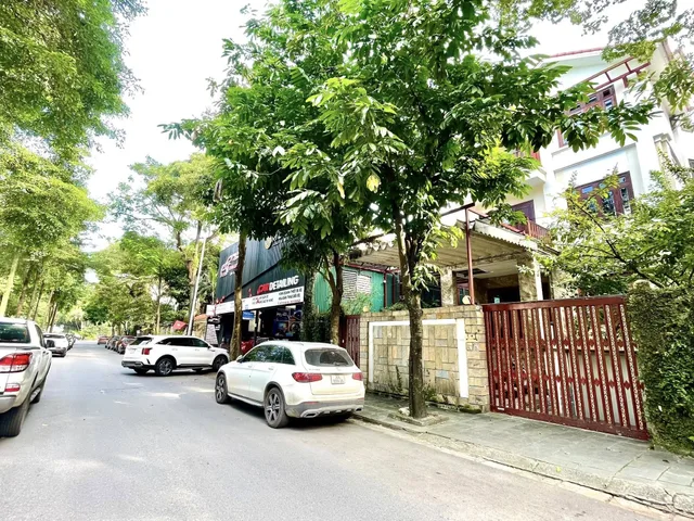 BÁN BIỆT THỰ KĐT BÁN ĐẢO LINH ĐÀM. 260M2 - 4 TẦNG. MT 12,5M.