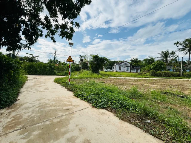 0938.113.403 Bán lô góc 2 mặt tiền Ninh Bình sát trung tâm thị xã Ninh Hòa 130.8m² ngang 12.86m giá 600 triệu Xã Tân Định,