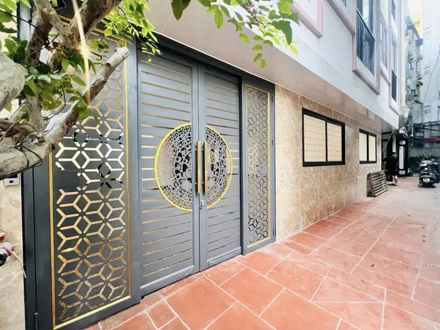 BÁN TÒA NHÀ CCMN ĐƯỜNG VÕ CHÍ CÔNG. 110M2 - 7 TẦNG. THANG MÁY.