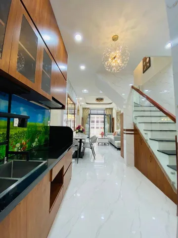 Hẻm thông Lê Văn Sỹ - Trường Sa - 4 Phòng ngủ - 4 tầng - Nhà chủ ở lâu đời - Kết cấu chắc chắn - Sát mặt tiền Trường Sa - Nguồn thuê 15tr - Nhĩnh 5 tỷ TL