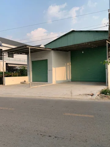 Bán nhà xưởng có văn phòng 400m² ngang 10m giá 8 tỷ Mặt tiền đường nhựa Xã Mỹ Hạnh