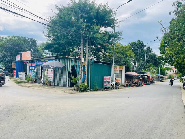 1008m - có 400m đất ở - mặt tiền 20m - đường đôi KCN Nhuận Trạch - giá 15,x tỷ