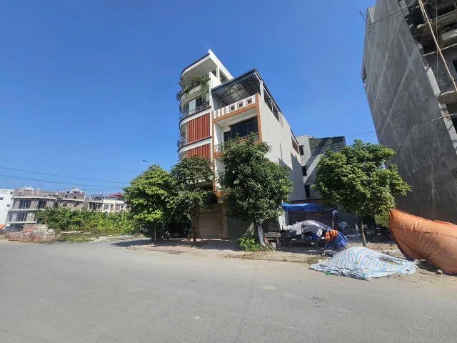 Bán 79m đất giãn dân khu 5 đại phúc dãy CL24. Nhìn vườn hoa và trường học. Làn 3 đường nguyễn quyền. Phường võ cường bắc ninh