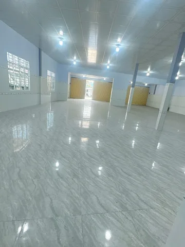 Cho thuê nhà mới xây 360m2 mặt tiền QL60.Gía 20 triệu