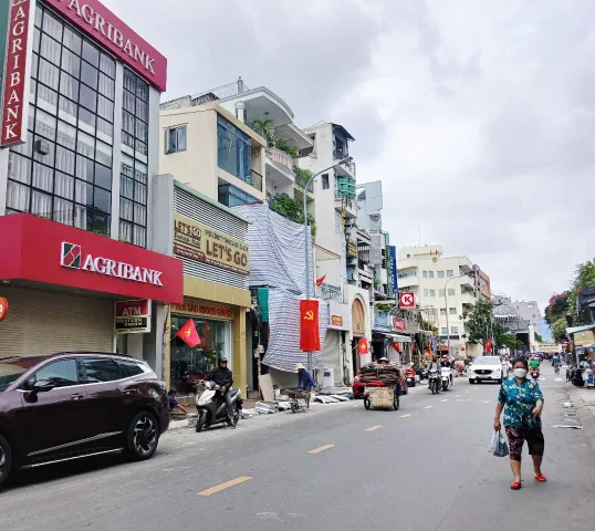 BÁN GẤP ×× NHÀ 137/ TRẦN ĐÌNH XU Ngay chợ, cách mặt tiền đường Trần Hưng Đạo 80M