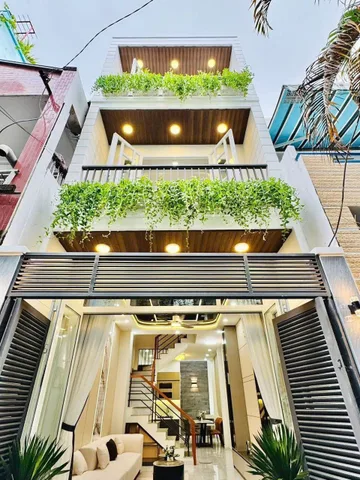 Nhà gần chợ Cây Quéo giá dưới 3 tỷ. Với 52.8m² Hoàng Hoa Thám xây 1 trệt 2 lầu, sổ sẵn. Hẻm oto