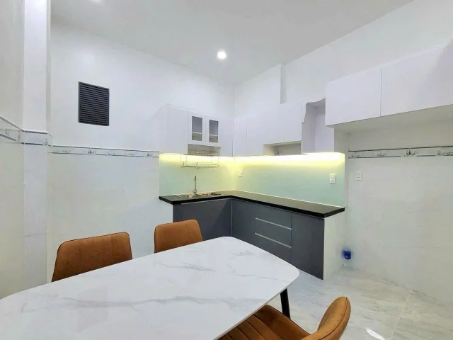 Nhà đẹp - giá tốt. Căn 35m2 Hậu Giang, Q6 gần trường Chi Lăng. Xây trệt 1 lầu, hẻm thông