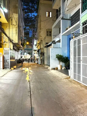 BÁN NHÀ NGÔ QUYỀN, QUẬN 10, 35M2, 3 TẦNG, HẺM 3M, SÁT HẺM XE TẢI, NỞ HẬU VUÔNG, 4 PN, SỔ RIÊNG, CHỈ 7.X TỶ