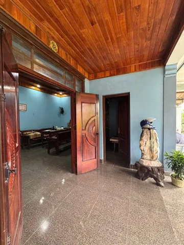 Bán đất tặng nhà gần sân vận động cách trường chợ mấy trăm mét dt 845m 200m TC giá hơn 3tỉ tí
LH 0392897096