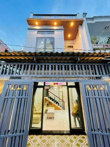 Chính chủ không quy hoạch. Nhà 57.6m² Lạc Long Quân, Q11 giá 2 tỷ 950. Xây 1 trệt 1 lầu, hẻm 5m