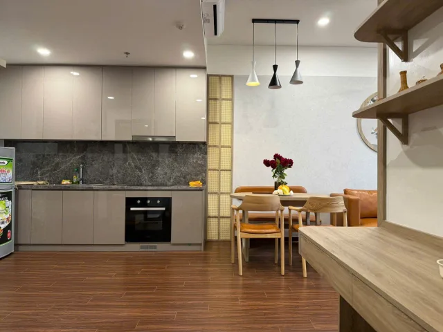 ✅ Căn hộ H2 – Viu Hồ Ngọc Trai
🏠 Loại căn: 1 ngủ + 1 phòng khách
📏 Diện tích: 47.3m²
🛋 Nội thất: Full, sẵn ở
📌 Hướng ban công: Đông Bắc
💰 Giá thuê NET: 10,5 triệu/tháng (bao phí)
📝 Sẵn sổ, không vay – Miễn phí dịch vụ đến 09/2026

➡️ Liên hệ ngay 