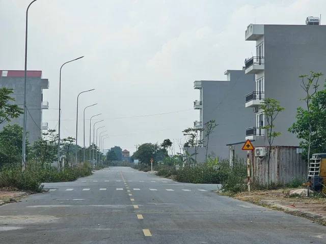 Bán 90m đất lô áp góc khu đấu giá kim chân dãy D. Đường trục chính 22.5m. Phường vũ ninh bắc ninh