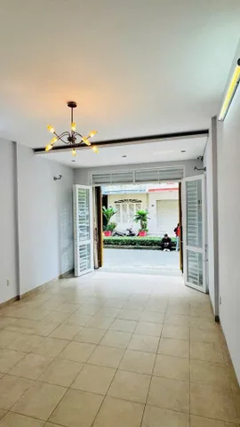 MẶT TIỀN ĐƯỜNG ĐÔI CAO LỖ P4, Q8 – 4 TẦNG – 4x16 – 5PN – VIEW CÔNG VIÊN – KHU NHÀ GIÀU – DÂN TRÍ CAO