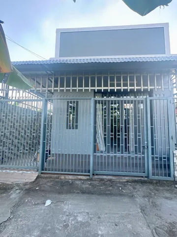 Bán nhà 130m2 có 3 phòng ngủ,Phường 7 cách Nguyễn Văn Tư 150m2