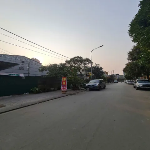 Bán đất đấu giá Đặng Xá, Gia Lâm, Hà Nội. 80m2, mt 6m, đường 10m vỉa hè, chỉ 7 tỷ x. Lh 0989894845