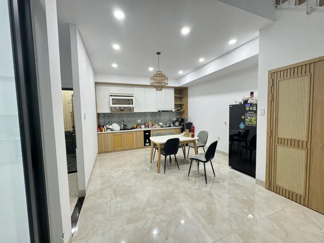 Bán nhà HẺM 268 NGUYỄN CÔNG TRỨ 185.9m² ngang 6m giá 6.9 tỷ Phường Buôn Ma Thuột