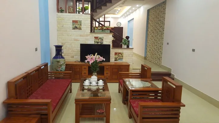 Bán nhà 4 tầng diện tích đất 83m. Chếch vườn hoa sau bệnh viện hoàn mỹ. Cạnh công viên hồ điều hoà. Phường võ cường tỉnh bắc ninh