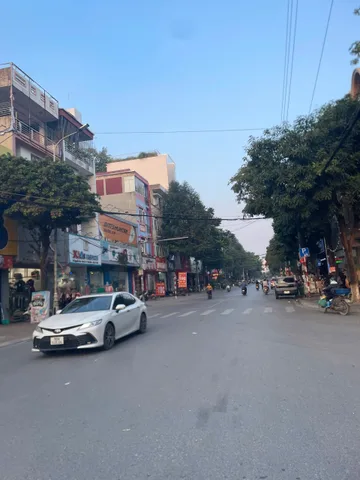 Bán 75m đất tặng nhà cấp 4 mặt đường nguyễn cao ninh xá. Kinh doanh sầm uất ngày đêm. Phường kinh bắc bắc ninh