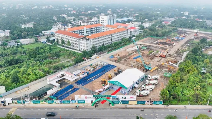 Dự án Emerald garden view tọa lac tại thành phố Thuận An- Bình Dương mặt tiền đường Nguyễn Chí Thanh to đùng với view sông Sài Gòn cách trung tâm Thủ Đức chỉ 15 phút giá dưới 35tr/m2