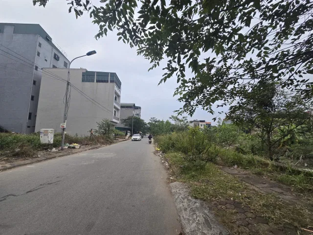 Bán 90m đất chu mẫu 1 nhìn hồ và công viên. Kinh doanh tốt. Thủ phủ khu công nghiệp quế võ. Phường nam sơn tỉnh bắc ninh