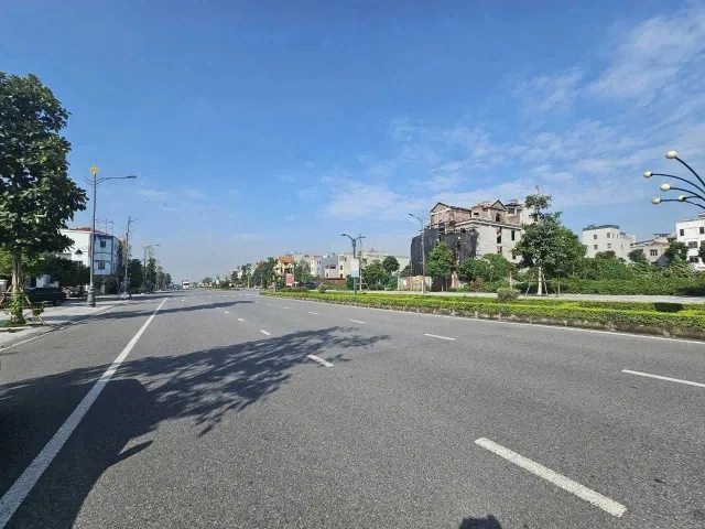 Bán biệt thự lô góc 3.5 tầng diện tích đất 197.3m khu đô thị đại hoàng long. Mặt đường lý thánh tông và phạm ngũ lão. Phường võ cường tỉnh bắc ninh