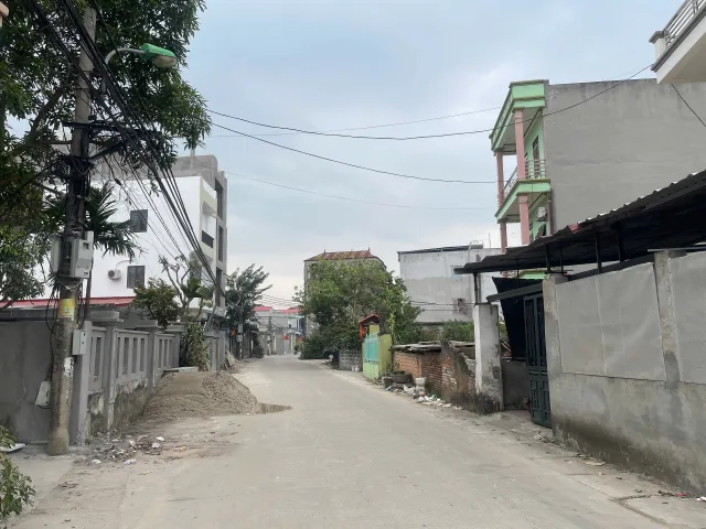 Bán 101m đất trục chính hai vân nam sơn. Cạnh nhà văn hoá hai vân. Kinh doanh tốt. Đường trục chính liên thông trung tâm lõi thành phố bắc ninh với phường nam sơn. Phường nam sơn tỉnh bắc ninh