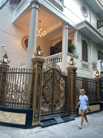 Siêu Phẩm Biệt Thự! Xuân Diệu,Oto Tránh,Thang Máy,Lô góc,DT: 80m2 x 5Tầng,MT: 9.5m,Giá: 48 tỷ Tây Hồ