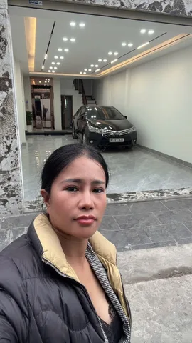 PHỐ TRẠM LONG BIÊN NHÀ HIẾM
