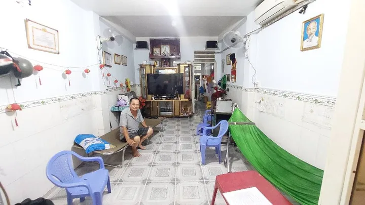 (QUẬN 8), ÂU DƯƠNG LÂN CHỈ 5 PHÚT QUA QUẬN 1, QUẬN 5 QUẬN 3...TRUNG TÂM THÀNH PHỐ.
GIÁ 9 TỶ