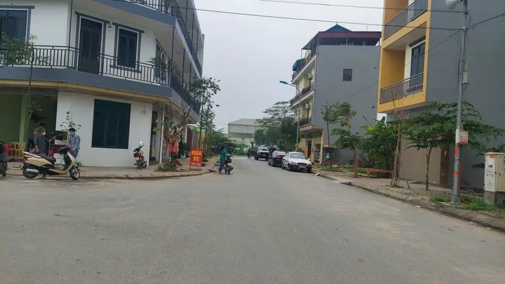 Bán 90m đất chu mẫu 1 dãy E làn 2 đường trục chính khu công nghiệp. Kinh doanh tốt. Thủ phủ khu công nghiệp quế võ. Phường nam sơn tỉnh bắc ninh