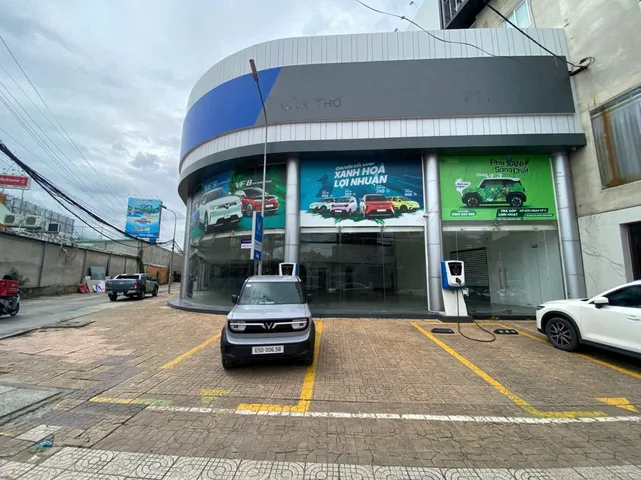 CHO THUÊ SHOWROOM DIỆN TÍCH LỚN ĐƯỜNG 30/4 VỊ TRÍ CỰC ĐẸP