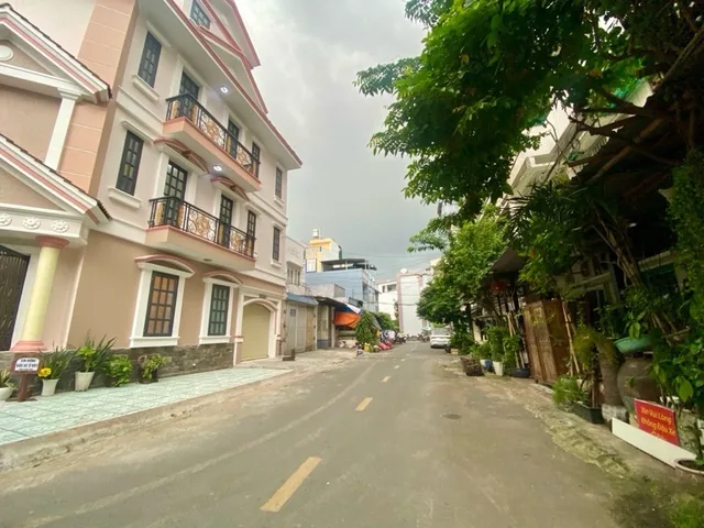 Bán nhà gấp  4 Tầng HXH Hoàng Xuân nhị Tân Phú