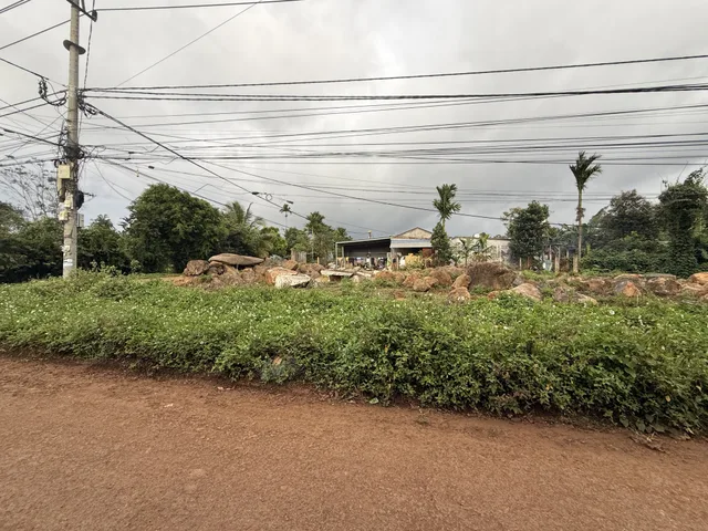 Bán đất mặt tiền trục chính Hoà đông - Eakmat