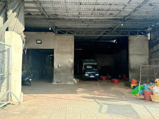 Cho thuê nhà kho 700m2 mặt tiền TP Bến Tre.Gía 35 triệu