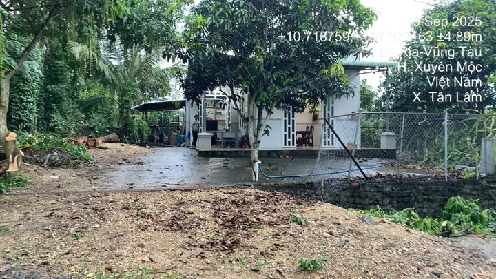 Bán đất tặng nhà fuf hồng giá siu rẻ 
Đường suối Đá.xã tân lâm: 30 x107
