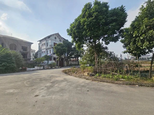 Bán 265m đất lô góc dãy OBT24 nhìn vườn dự án đại hoàng long. Cạnh hồ điều hoà. Phường võ cường tỉnh bắc ninh