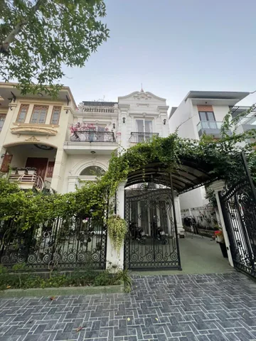 Bán biệt thự Sao Đỏ 200m² ngang 10m giá 15 tỷ Phường Hưng Đạo