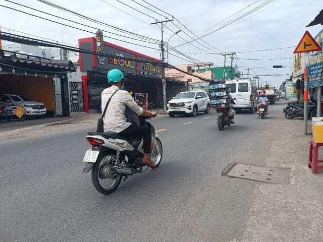 CHỈ 9.2 TỶ – MẶT TIỀN KD ĐINH ĐỨC THIỆN – KHỔ ĐẤT 60M DÀI – NHÀ 3 TẦNG VỪA Ở VỪA KD