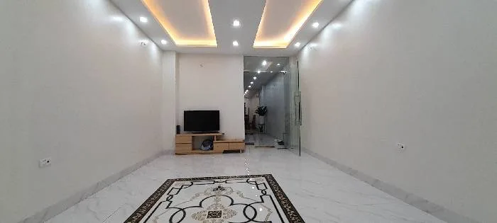 Bán nhà 102m² ngang 4,2m giá 13 tỷ Phường Lĩnh Nam