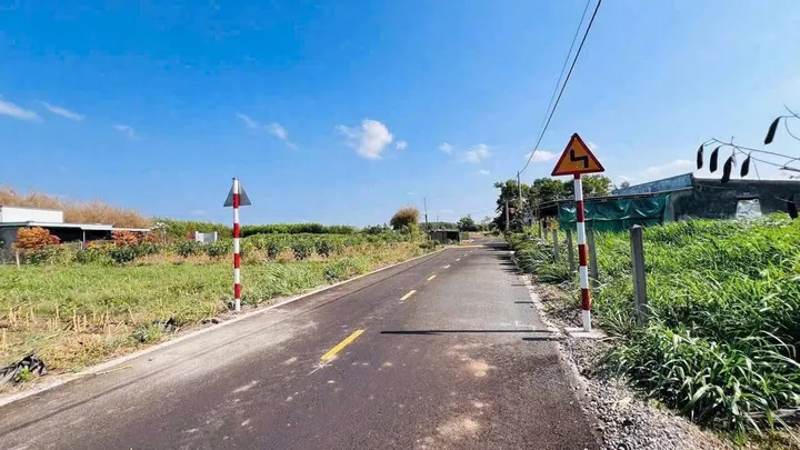 Cần Bán Lô Đẹp Ngay Xã Phước Long Thọ - Diện Tích 170m2 Ngang 6.8m - Sẵn 80m Thổ Cư - Giá Tốt
